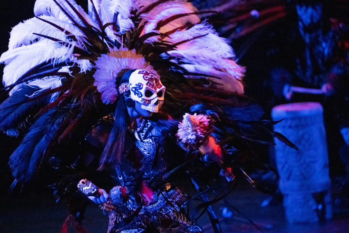 Union PDX - Festival:26 company Ritual Azteca Huitzilopochtli perform their work 'Quetzalcoatl ipan Mictlän'. Photo depicts Quetzalli Carlos performing in a traditional mask and regalia. | Photography: Jingzi Zhao